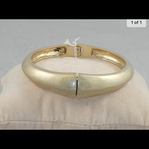 Kenneth Cole City turf bracelet with hinge